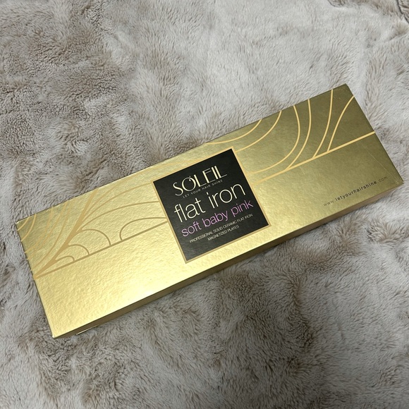 Soleil Metallic Ceramic Flat Iron-Baby Pink - Picture 3 of 4